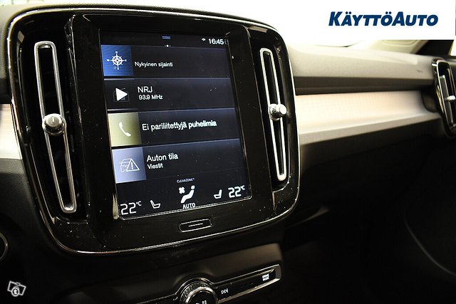 VOLVO XC40 20