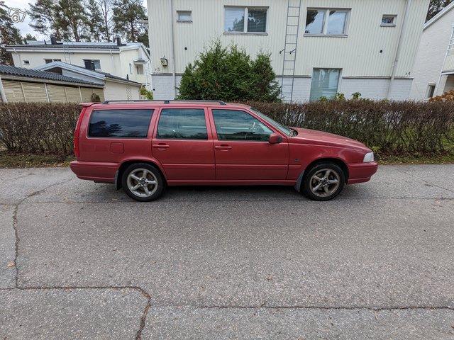 Volvo V70 4