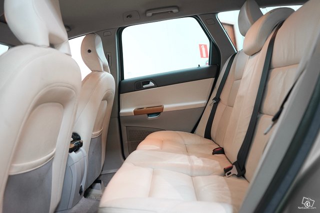 Volvo V50 11