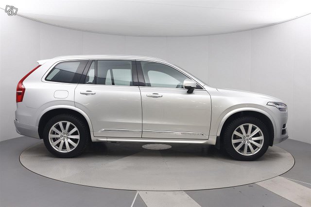 VOLVO XC90 6