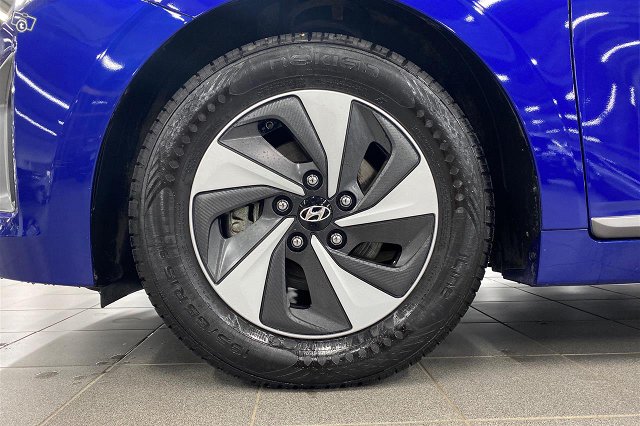 HYUNDAI IONIQ Hybrid 7