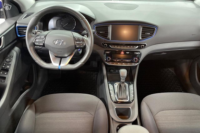 HYUNDAI IONIQ Hybrid 10