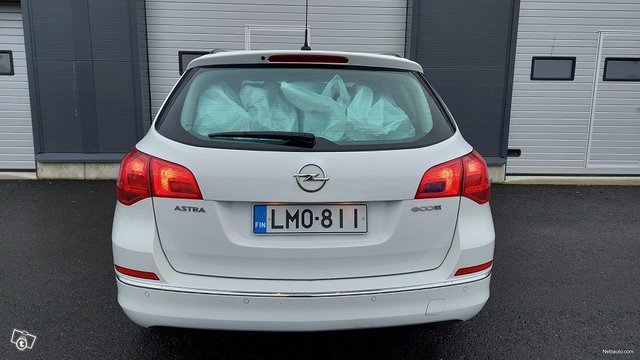 Opel Astra 8