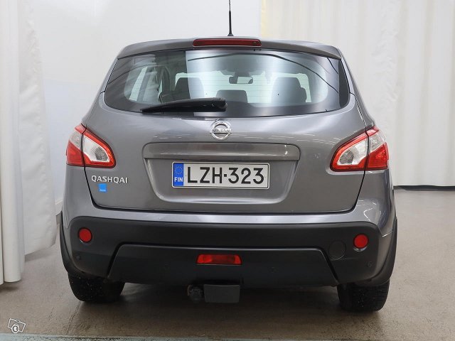 Nissan QASHQAI 4