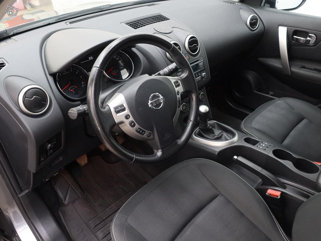 Nissan QASHQAI 5