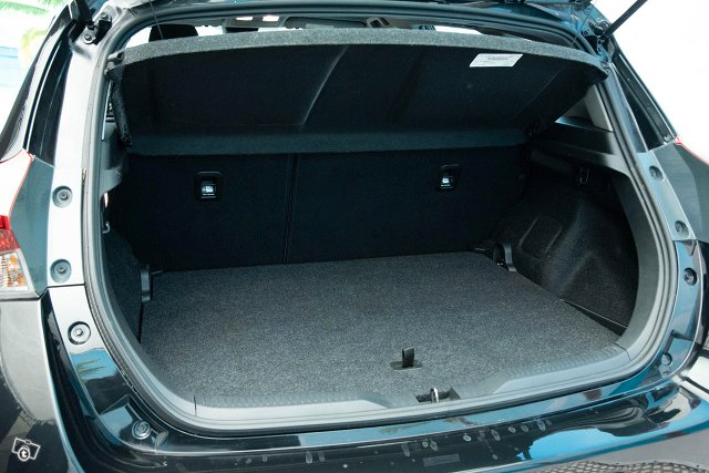 TOYOTA AURIS 21