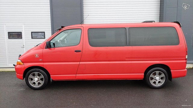 Toyota Hiace 2