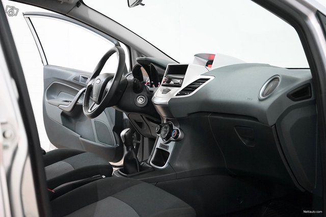 Ford Fiesta 9