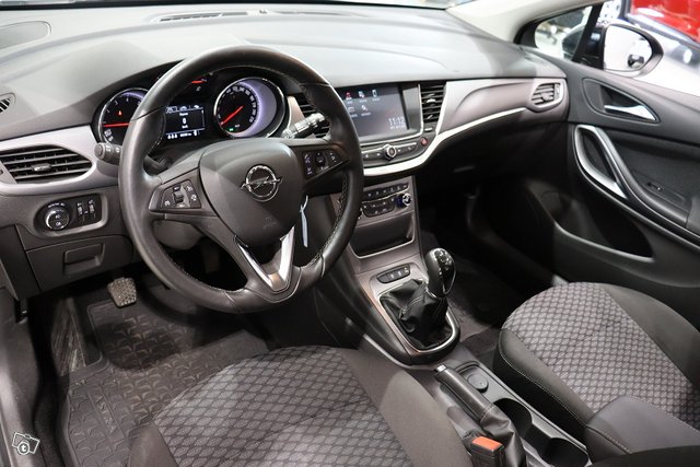 Opel Astra 6