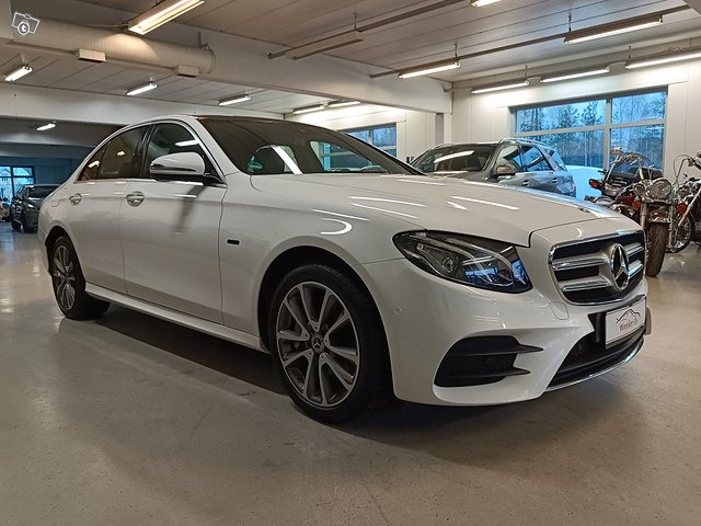 Mercedes-Benz E 2