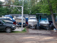 Parkkipaikka venelle, trailerille tai matkailuauto