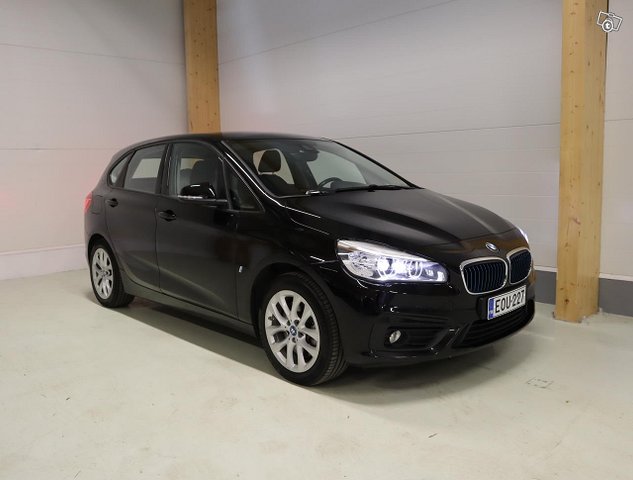 BMW 225