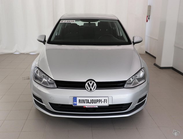 Volkswagen Golf 12