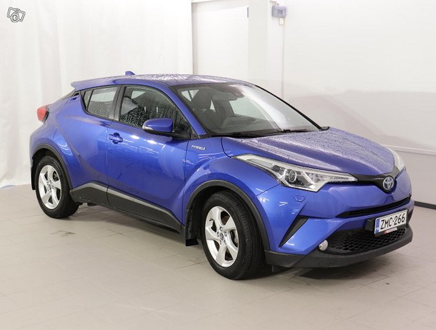 Toyota C-HR 2