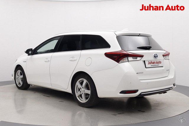 Toyota AURIS 6