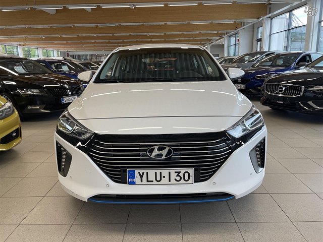 Hyundai IONIQ Plug-in 4