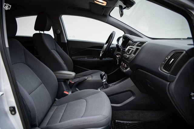 Kia Rio 11