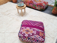 Marokkolainen liila kilim pouf