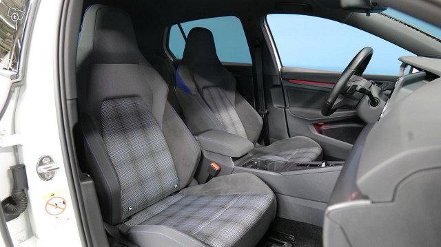 VOLKSWAGEN GOLF 5