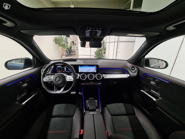 MERCEDES-BENZ EQB 9