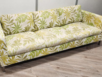 Höyheentäytteellä nätti 3-istuttava Ikea sohva
