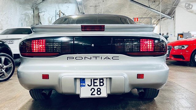 Pontiac Firebird 16