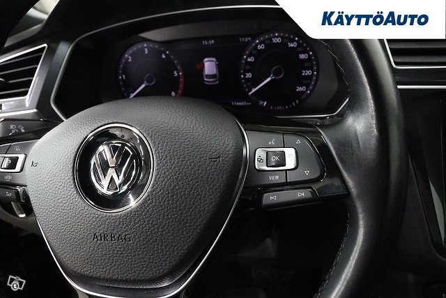 VOLKSWAGEN Tiguan 12