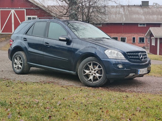 Mercedes-Benz 320, kuva 1