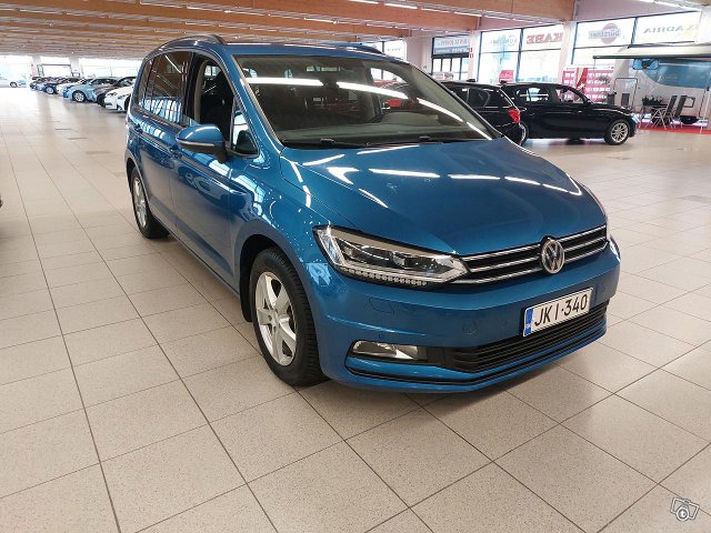 Volkswagen Touran 1