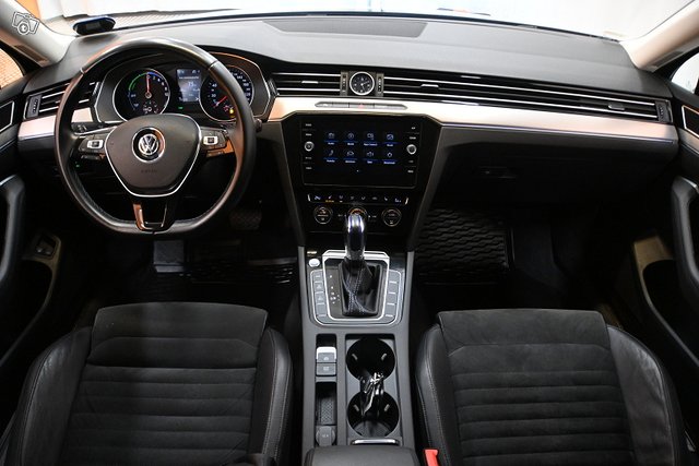 Volkswagen Passat 10