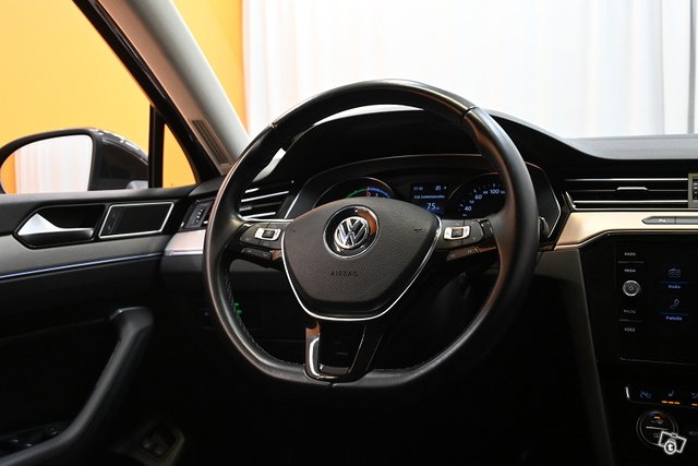 Volkswagen Passat 13