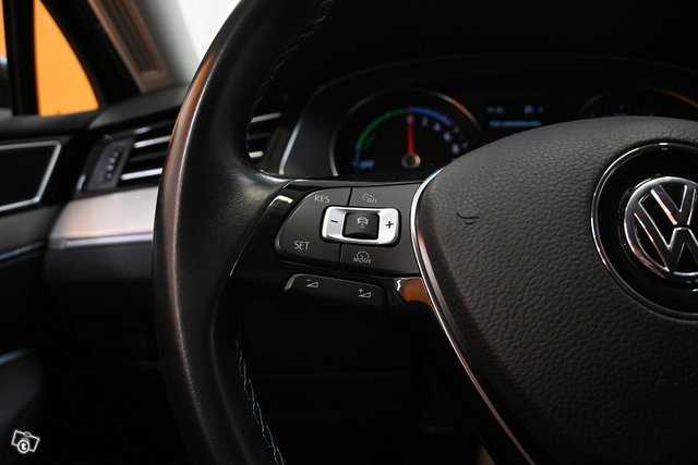 Volkswagen Passat 16