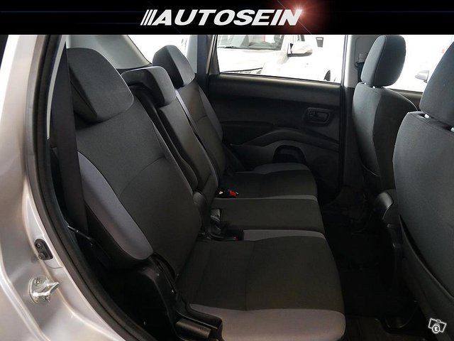 Mitsubishi Outlander 7