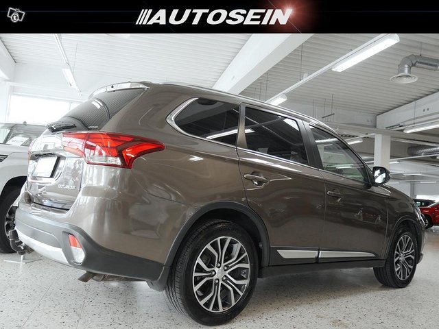 Mitsubishi Outlander 3