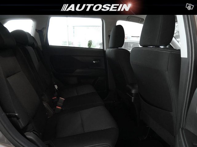 Mitsubishi Outlander 8