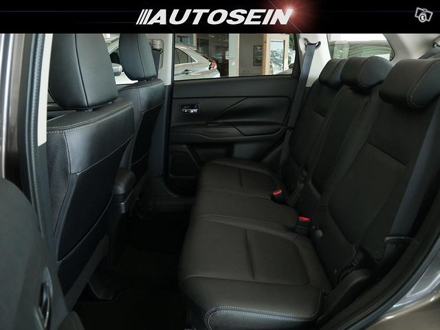 Mitsubishi Outlander 13