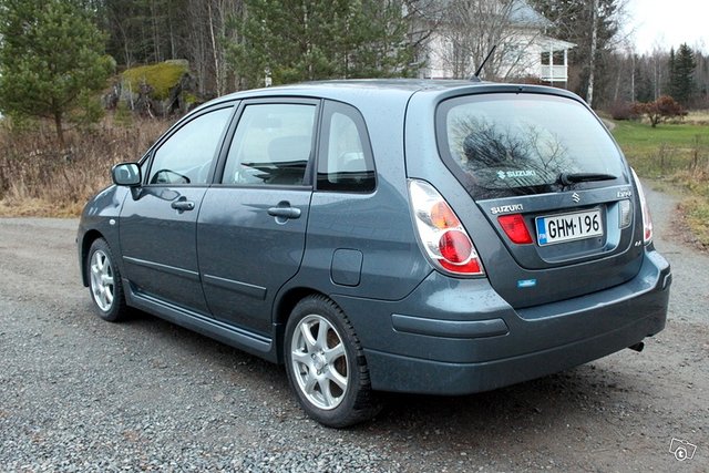 Suzuki Liana 4