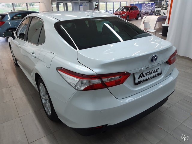Toyota Camry 14