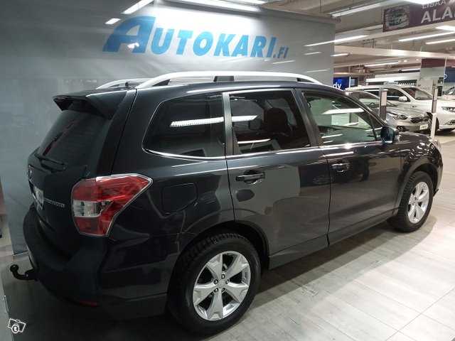 SUBARU Forester 17