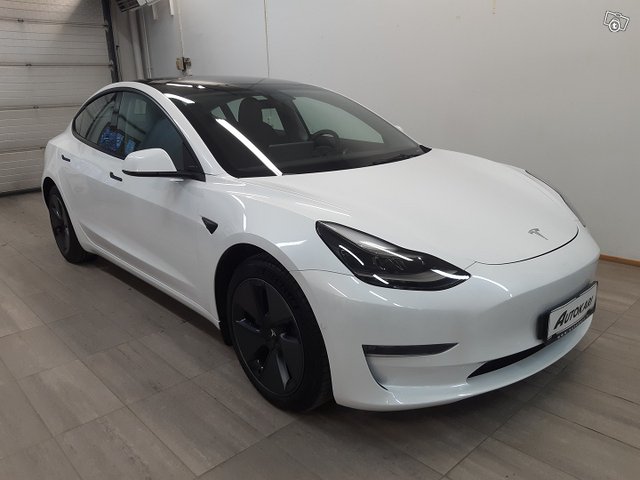 Tesla Model 3 1