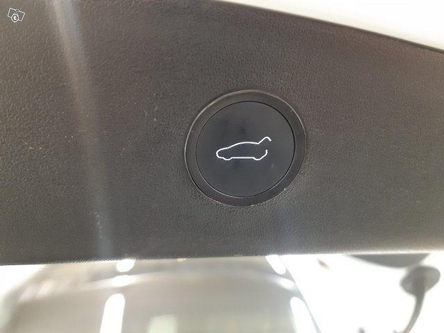 Tesla Model 3 10