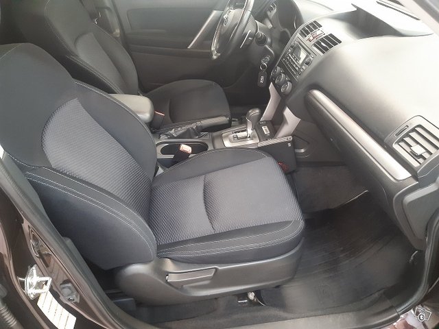 SUBARU Forester 6