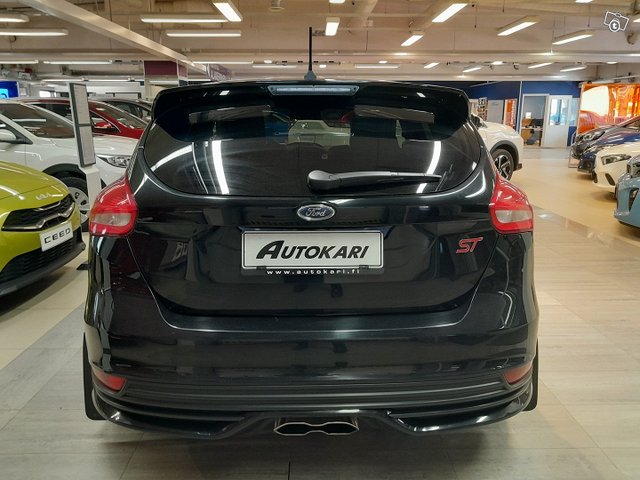 Ford Focus 6
