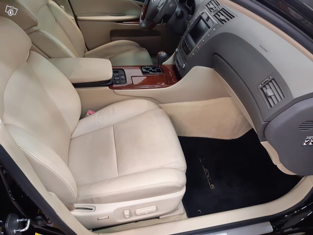 Lexus GS 8