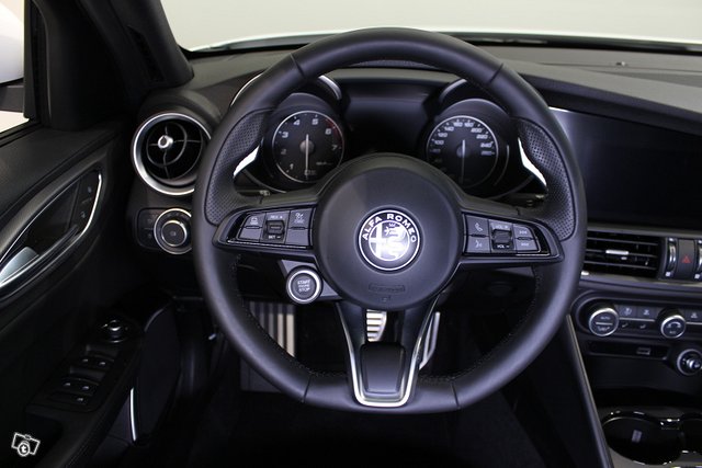 Alfa Romeo GIULIA 13