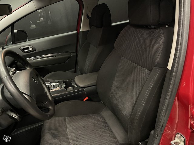 Peugeot 3008 8