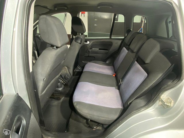 Ford Fusion 8
