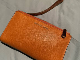 Michael kors lompakko, Muut asusteet, Asusteet ja kellot, Järvenpää, Tori.fi Michael kors lompakko, Muut asusteet, Asusteet ja kellot, Järvenpää, Tori.fi