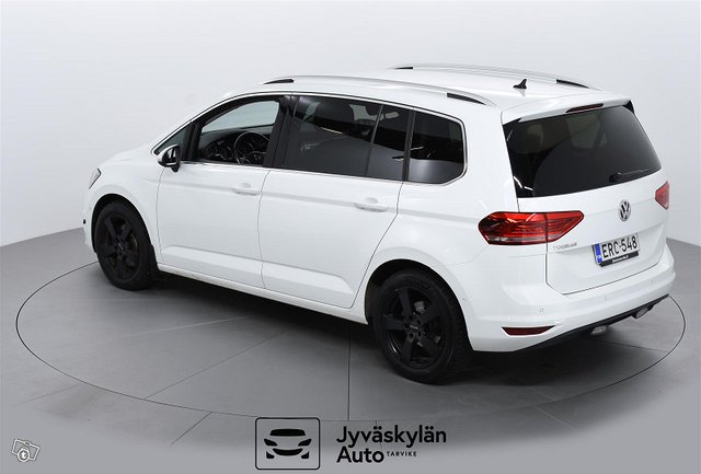 VOLKSWAGEN Touran 3