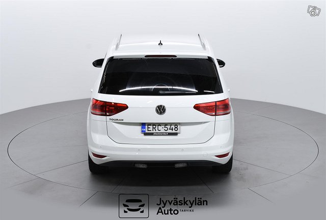 VOLKSWAGEN Touran 4